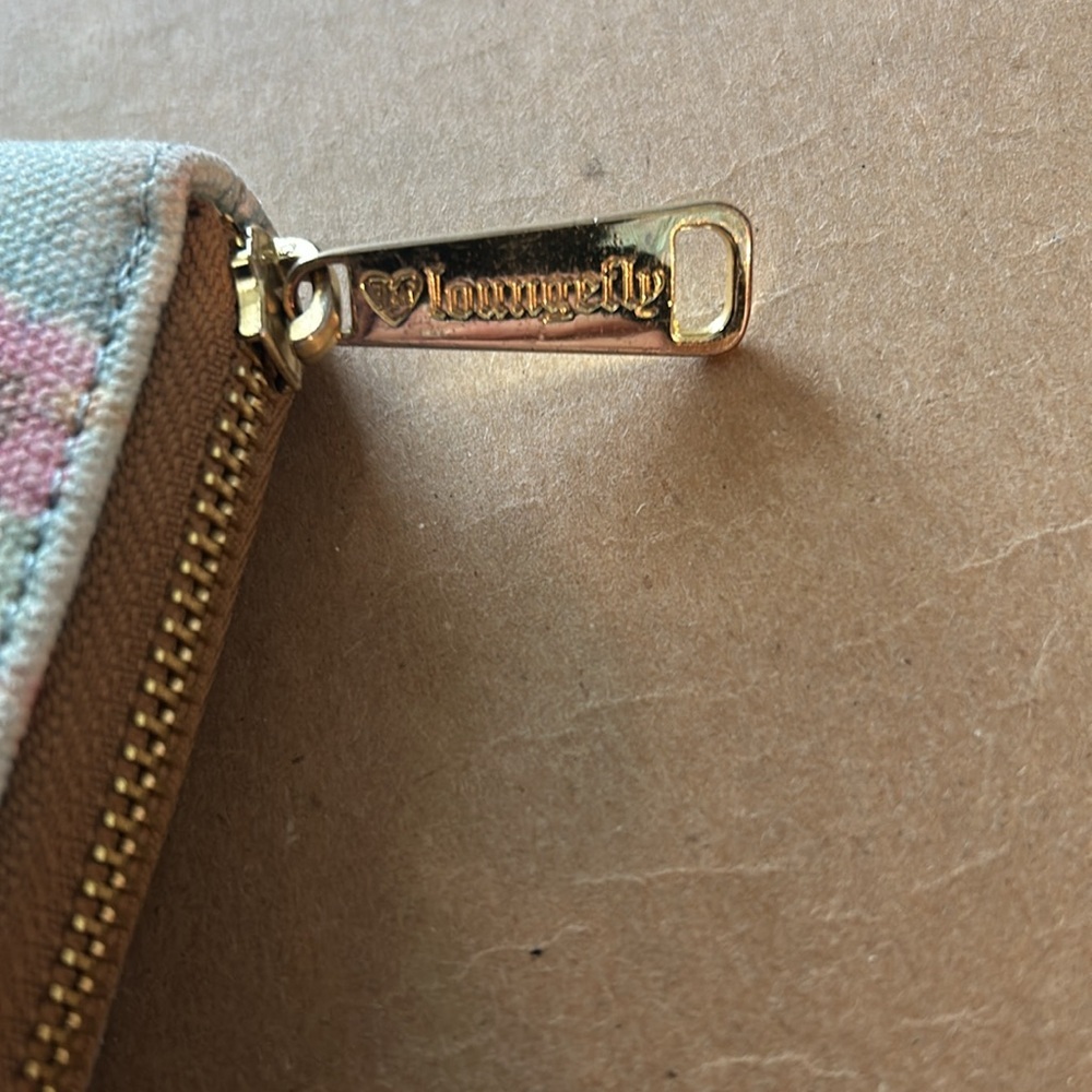 NWOT Disney Stitch Loungefly pastel wallet RARE zip around - Picture 9 of 16